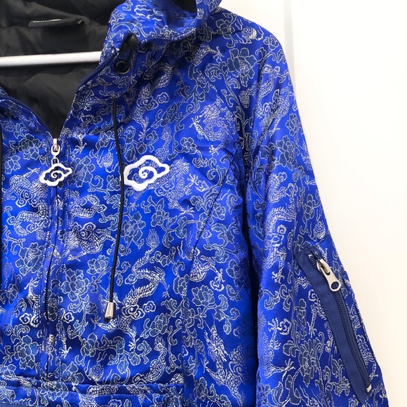 Hooded unisex jacket with cool reflective pattern - Picture 4 of 5